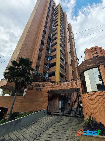 Venta Apartamento En Las Chimeneas Amoblado y Equipado Altos