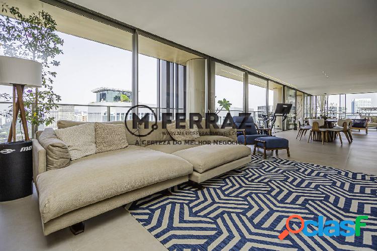 Apartamento 235m² com 3 suítes no Condomínio Praça