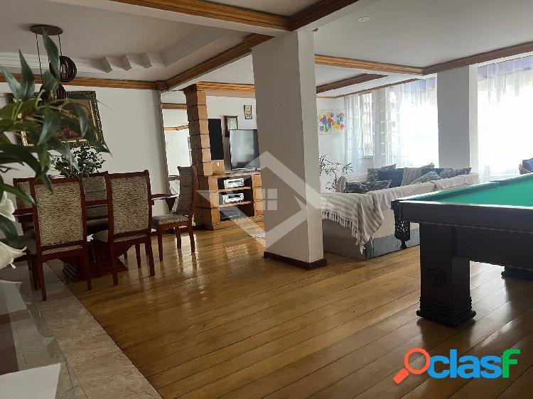 Apartamento Mobiliado à Venda em Copacabana com Vista para