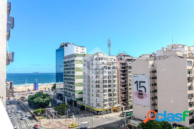 Apartamento Reformado e Mobiliado com Vista Mar em