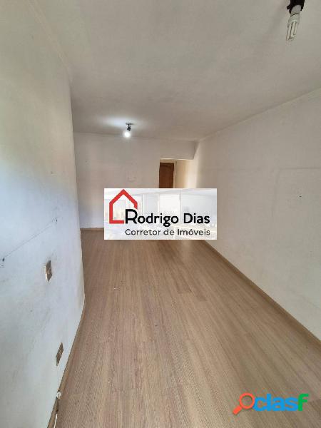 Apartamento com 2 Quartos para alugar, 70m² - Centro