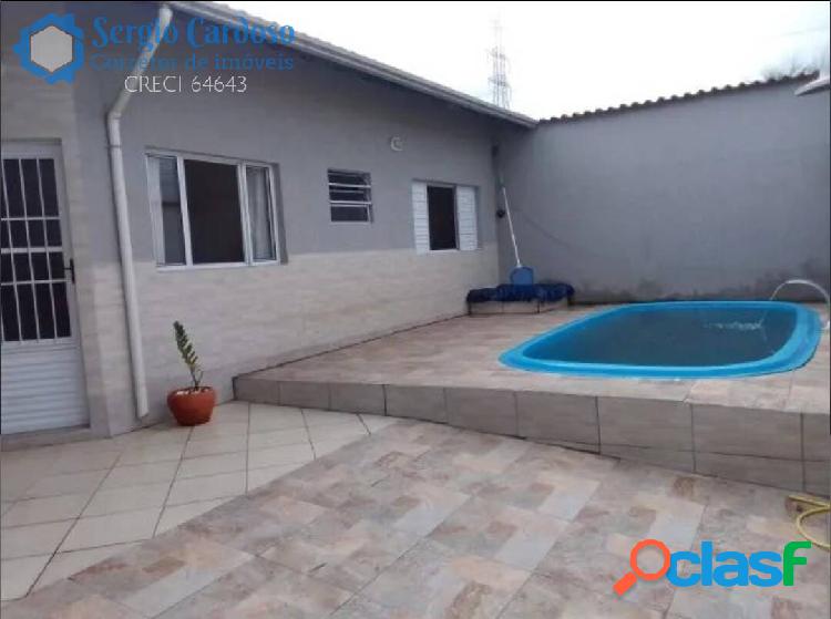 CASA COM PISCINA E CHURRASQUEIRA - 2 QUARTOS - 3 VAGAS -