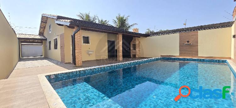 CASA COM ÓTIMO PADRÃO DE ACABAMENTO E PISCINA DE 9M -