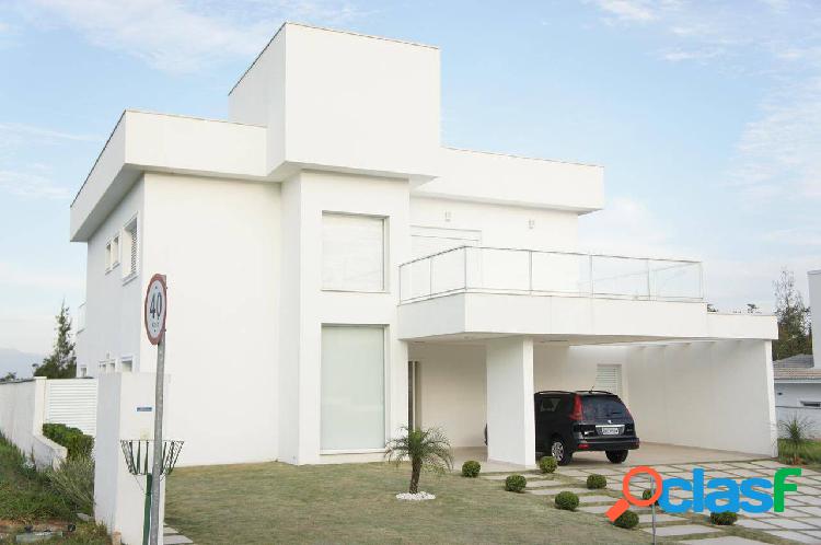 CASA NOVA LOCALIZADA NO COND BURLE MARX, 4 SUÍTES, MARQUE
