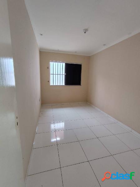 Casa 2/4 com Excelente localização no Papagaio