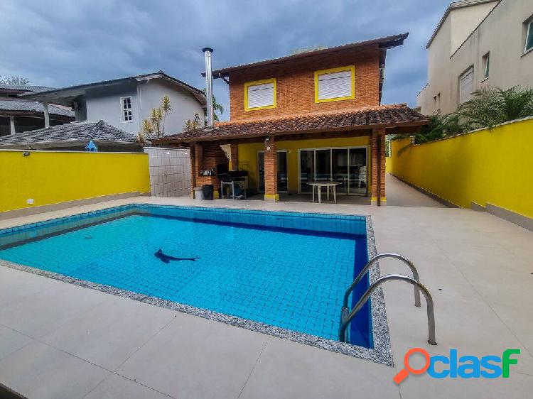 Casa com 6 dormitórios à venda, 208 m² por R$