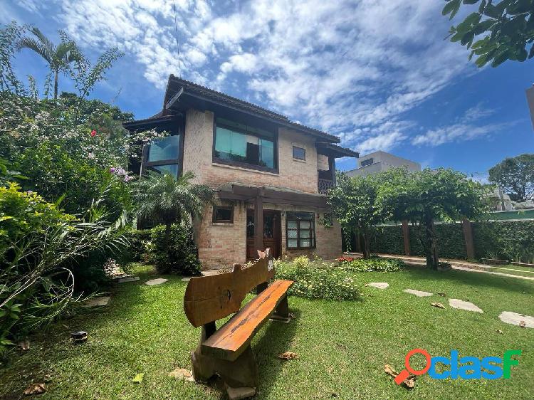 Casa com 6 dormitórios à venda, 377 m² por R$