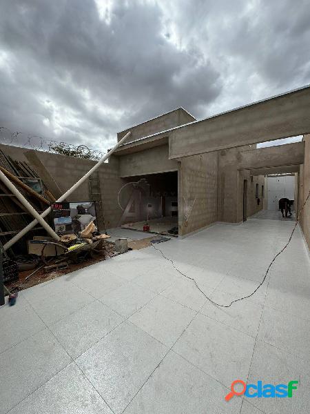 Casa no Bairro Novo Primavera Com Garagem Coberta e Espaço