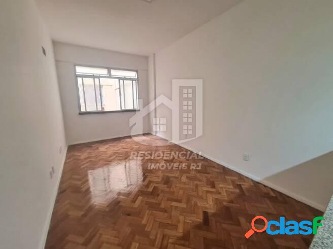 Conjugado 31m² para venda em Copacabana RJ