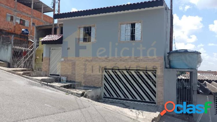 EXCELENTE CASA PARA LOCAÇÃO COM 3 DORMITÓRIOS E GARAGEM -