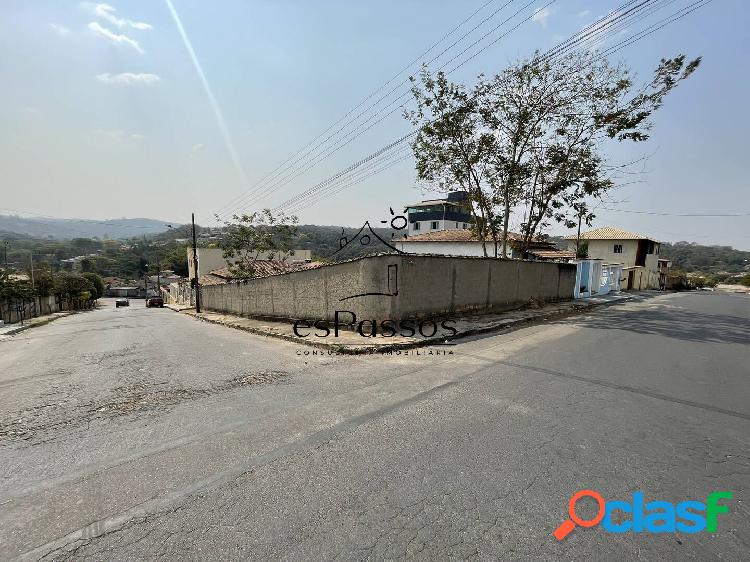 Lote de esquina com 462m2 - Centro - Florestal/MG