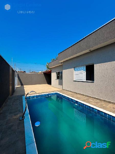 OPORTUNIDADE! CASA COM PISCINA E CHURRASQUEIRA NO JARDIM