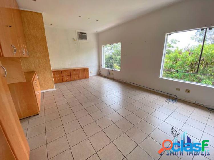 SALA COMERCIAL c/ 40m² NO MIOLO DA GRANJA VIANA, AO LADO DO