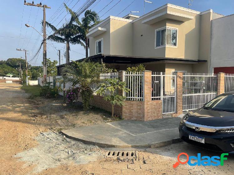 Sobrado Geminado à Venda no Bairro Itacolomi em Balneário