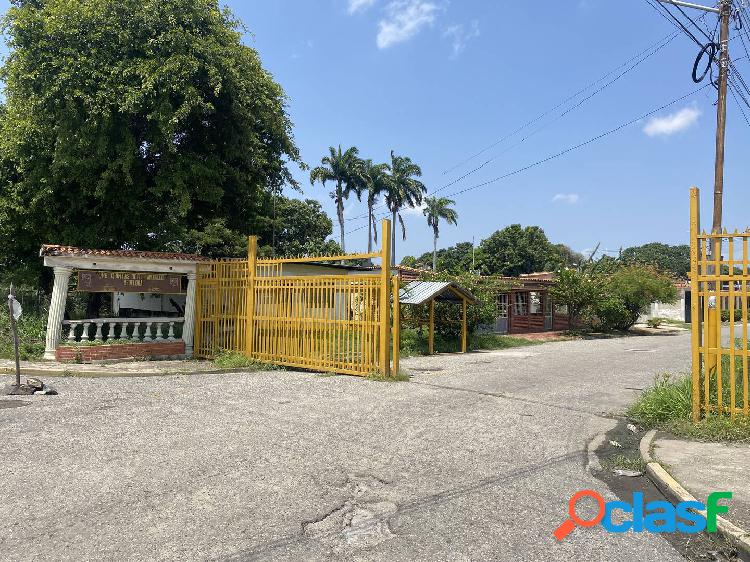 VENTA DE CASA, URB LAS QUINTAS, FLOR AMARILLO, 21.000$