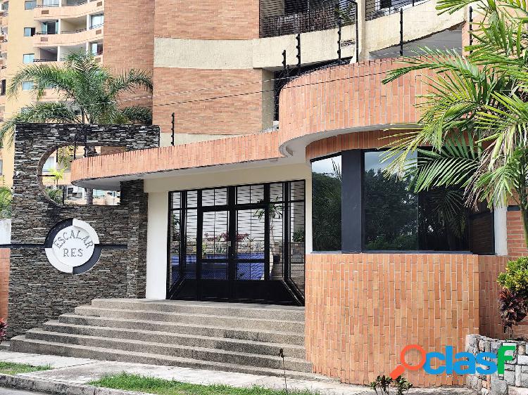 Venta de apartamento en las Chimeneas Res.Escalar