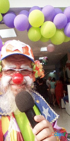 palhaço locutor foi sucesso na inauguração loja Açaí