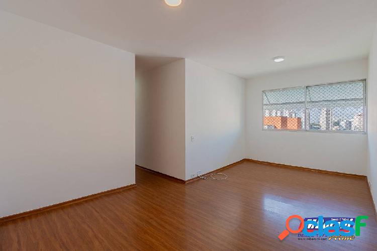 Apartamento com 3 Quartos e 3 banheiros à Venda, 75 m²