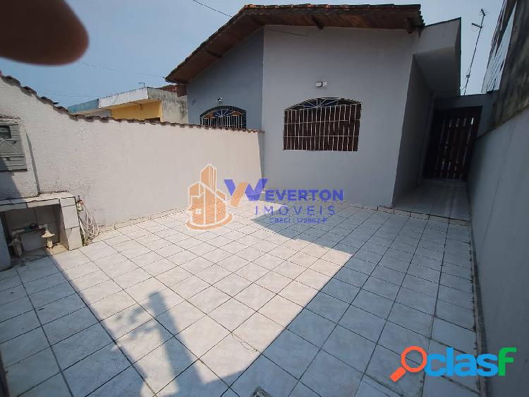 Casa 2 dorm. (1 suíte) R$ 240.000,00 em Mongaguá na