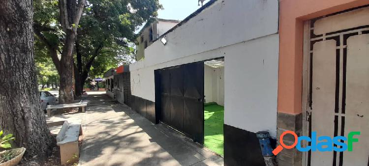 Casa Comercial ubicación estratégica en av Principal