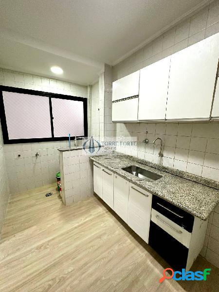 Lindo apartamento 1 dormitório, 1 vaga na praia de