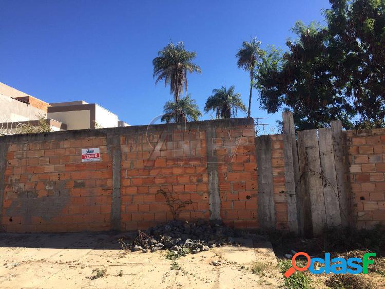 Lote no J.Panorama de 180m² já murado