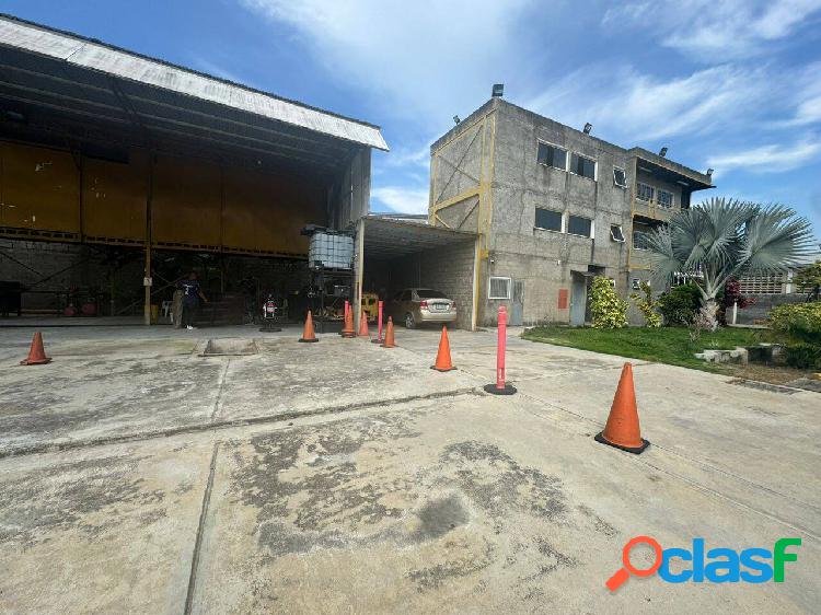 Se vende terreno industrial 4.950m2 en Urb. Flor Amarillo