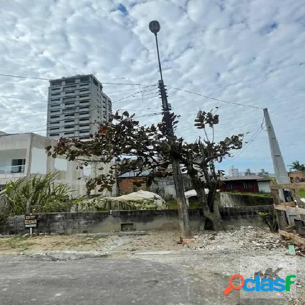 Terreno muito bem localizado na 3 quadra do Bairro Morretes