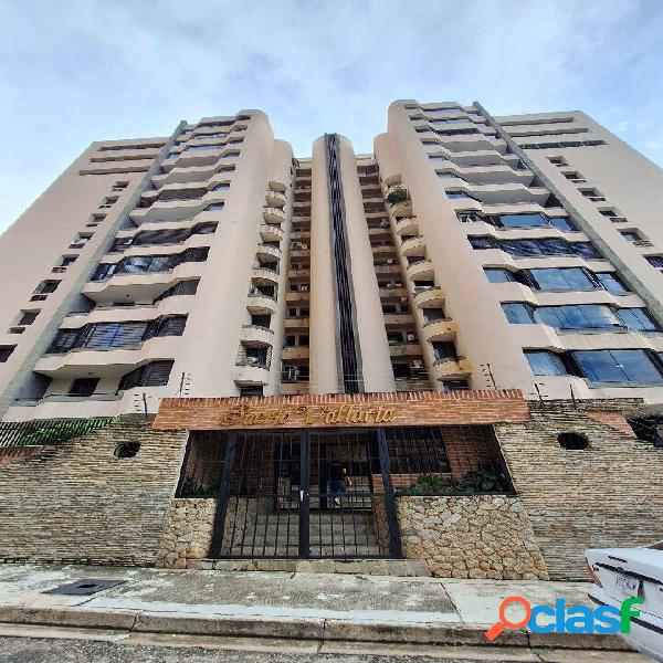 Apartamento en venta en el Bosque, 225 mtrs.