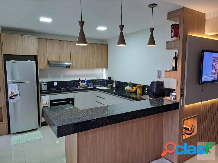 Apartamento mobiliado com 2 quartos, 94m², com 2 vagas de