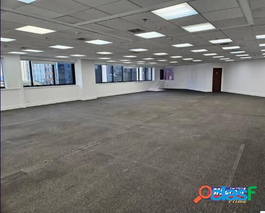 Conjunto comercial com 290 m² para locação na Vila