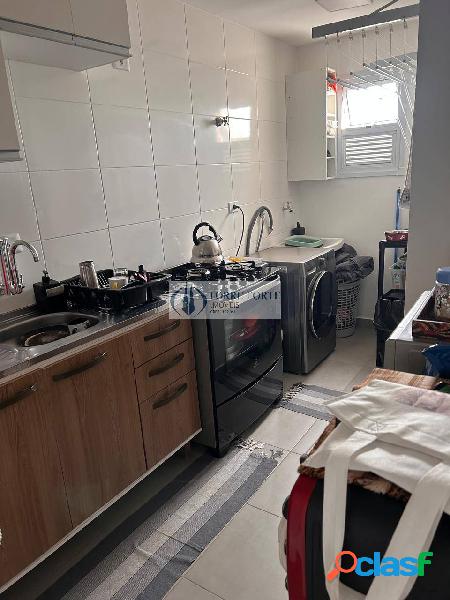 Lindo apartamento 2 dormitórios, 1 vaga no Centro