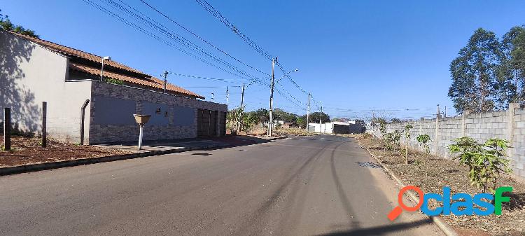 Lote com 317 m², Quase todo murado