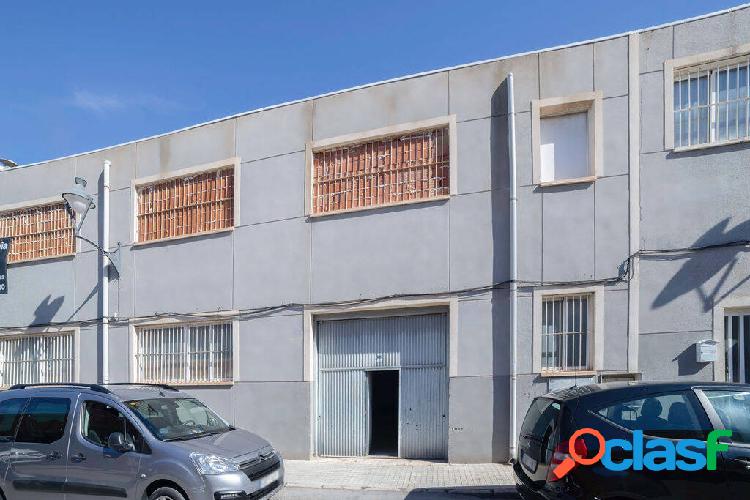 Nave Industrial en Venta en Elda, Alicante - 547 m²