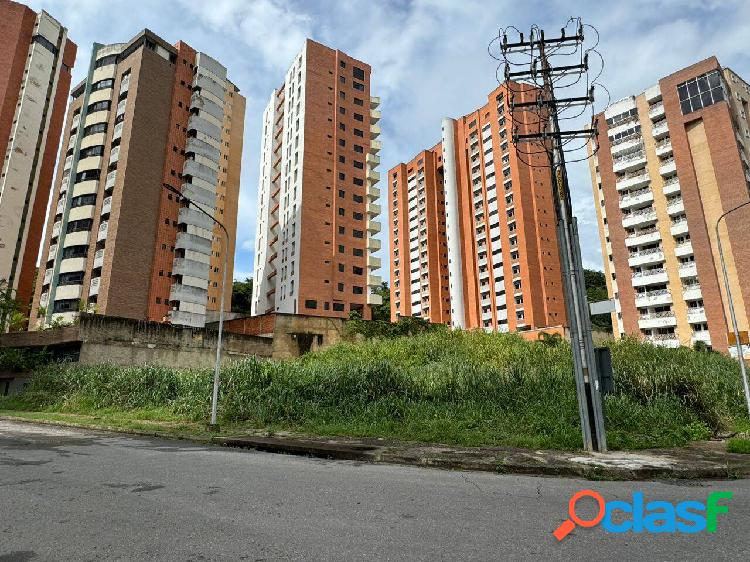 Se Vende Terreno Multifamiliar 1050m2 en Urb. El Bosque