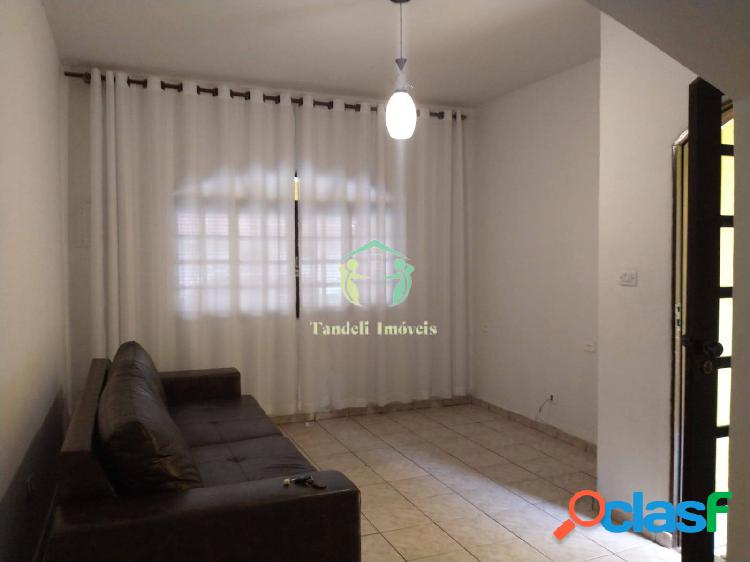 Sobrado à venda com 210m², 3 quartos e 2 vagas (Parque