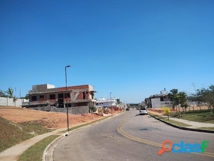 TERRENO PLANO 300 m² - VENDE COND CAMPOS DE MEDEIROS