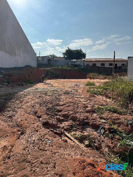 Terreno à venda em frente a rotatória do Residencial Plaza