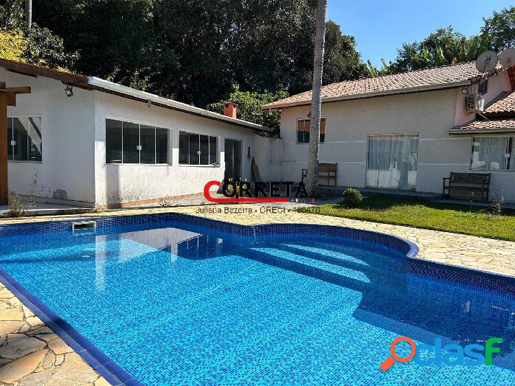 789 - 'CHÁCARA BRANCA' COM PISCINA E ÁREA VERDE EM