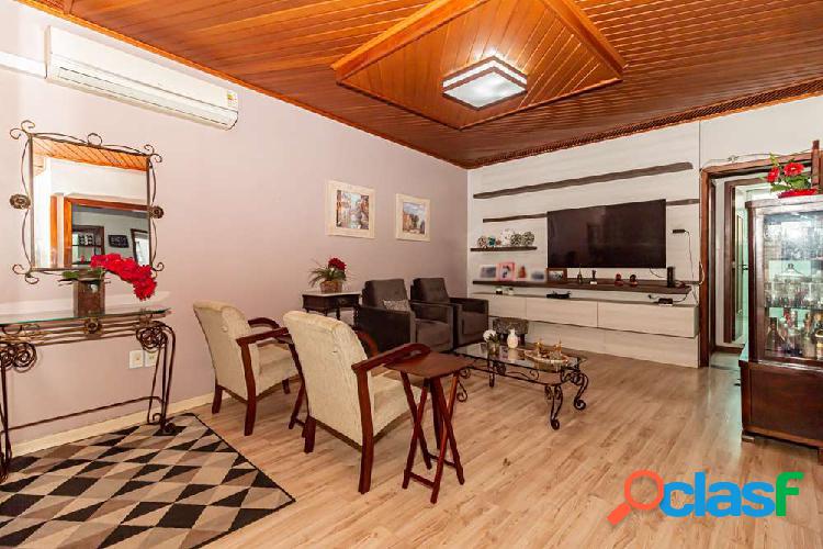 Apartamento com 3 quartos, 109m², à venda em Porto Alegre,