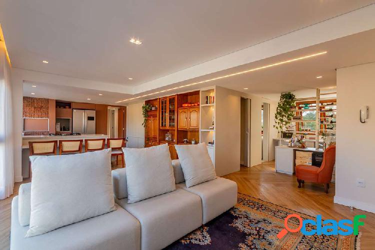 Apartamento com 3 quartos, 120m², à venda em Porto Alegre,