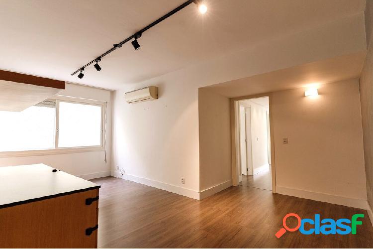 Apartamento com 3 quartos, 99m², à venda em Porto Alegre,