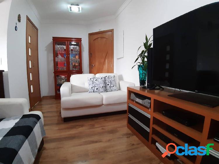 Apartamento em Rua Dom Constantino Barradas, 130 com 60m²