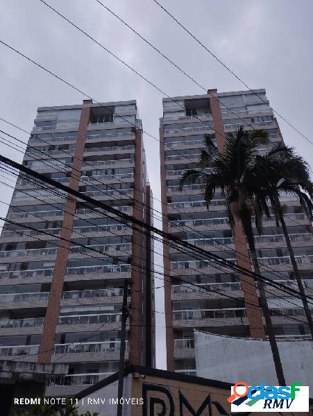 Apartamento no Condomínio Ville Dumont, Centro.