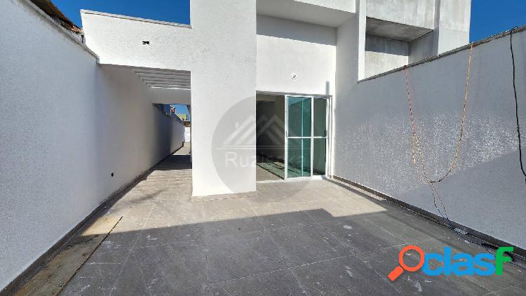 CASA COM PISCINA Á VENDA EM ITANHAÉM/SP.