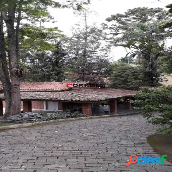 CHÁCARA COM LAGO E COM 7800m² EM IBIÚNA.