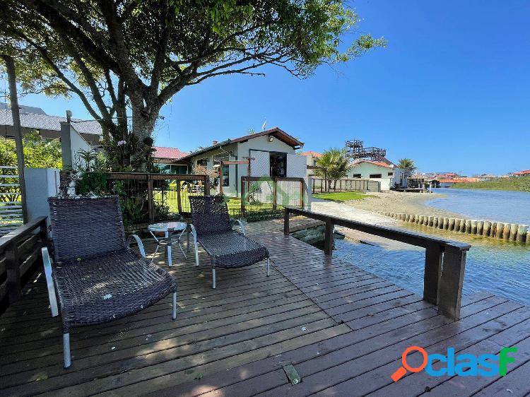 Casa com 3 dormitórios, 177 m², à venda em Balneário