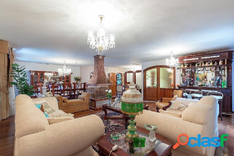 Casa com 4 quartos, 725m², à venda em Porto Alegre, Vila