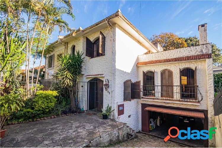 Casa com 5 quartos, 400m², à venda em Porto Alegre,
