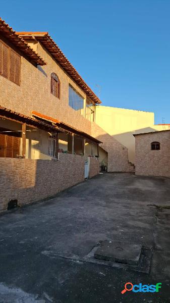 Casa de Vila – Praça da Bandeira 1 Quarto.